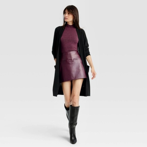 A New Day Faux Leather Mini Skirt in Burgundy NWT Size 2 - Picture 3 of 5